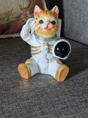 Cute White & Gold Astronaut Cat Figurine